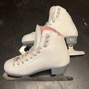 Riedell Girls Ice Skates Size 3